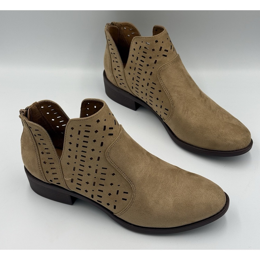 Eurosoft Catarina Stone Taupe Perforated Ankle Booties Women's Size 9.5M Suede